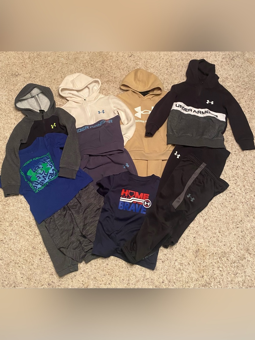 Under Armour Kids Black, Tan, Cream & Blue Matching Sweat Sets Bundle 4T EUC